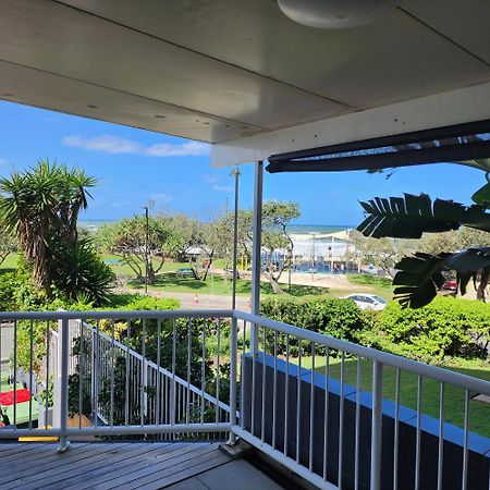 Capeview Apartments - Right On Kings Beach Caloundra Exterior photo