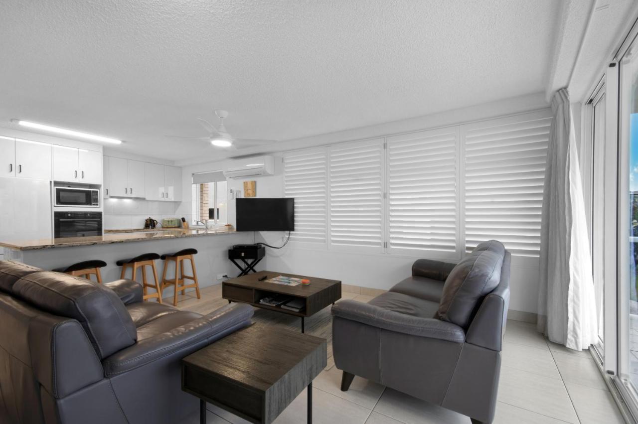 Capeview Apartments - Right On Kings Beach Caloundra Exterior photo