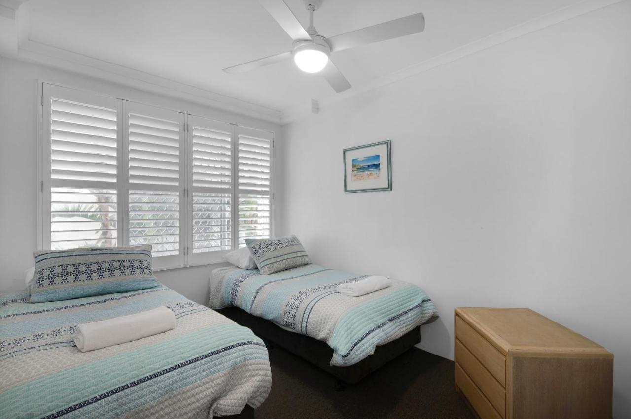 Capeview Apartments - Right On Kings Beach Caloundra Exterior photo