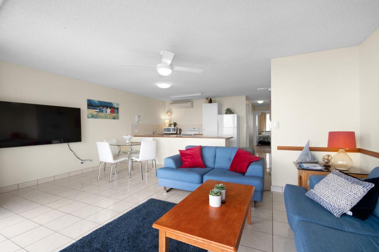 Capeview Apartments - Right On Kings Beach Caloundra Exterior photo