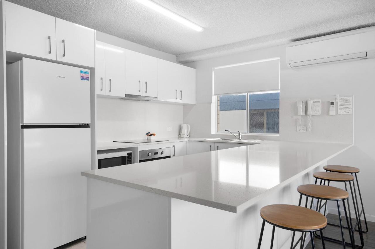 Capeview Apartments - Right On Kings Beach Caloundra Exterior photo