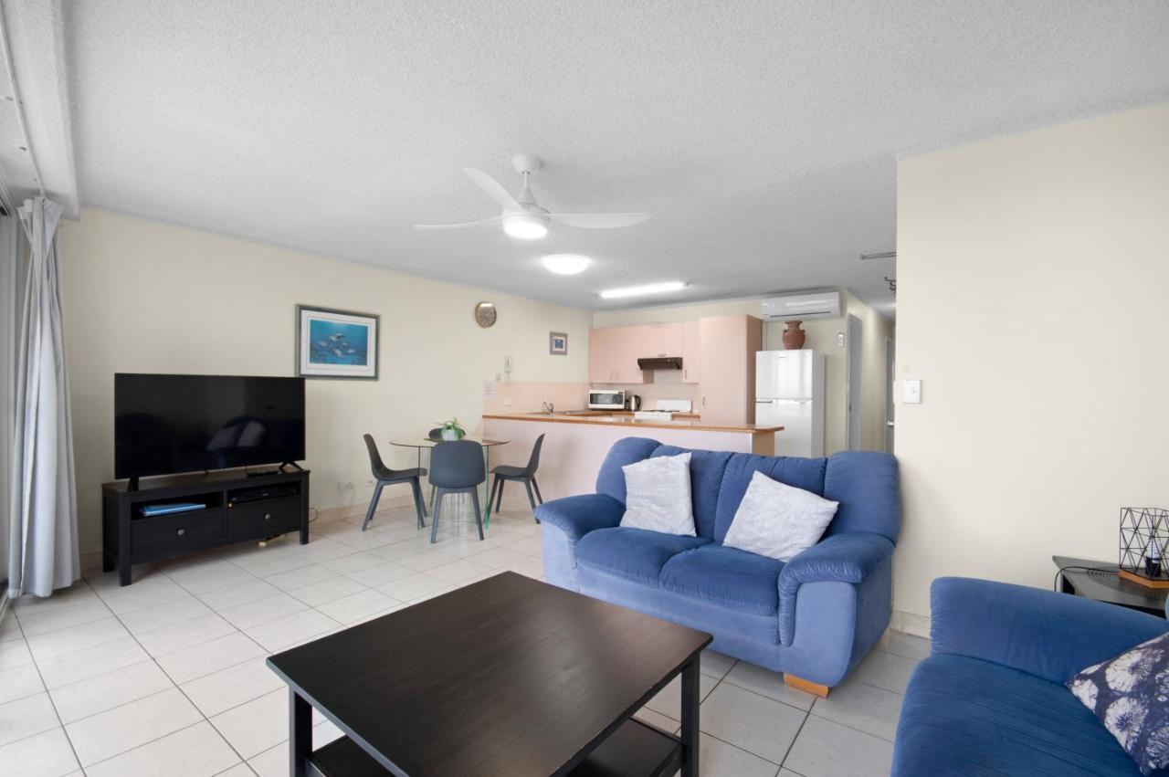Capeview Apartments - Right On Kings Beach Caloundra Exterior photo