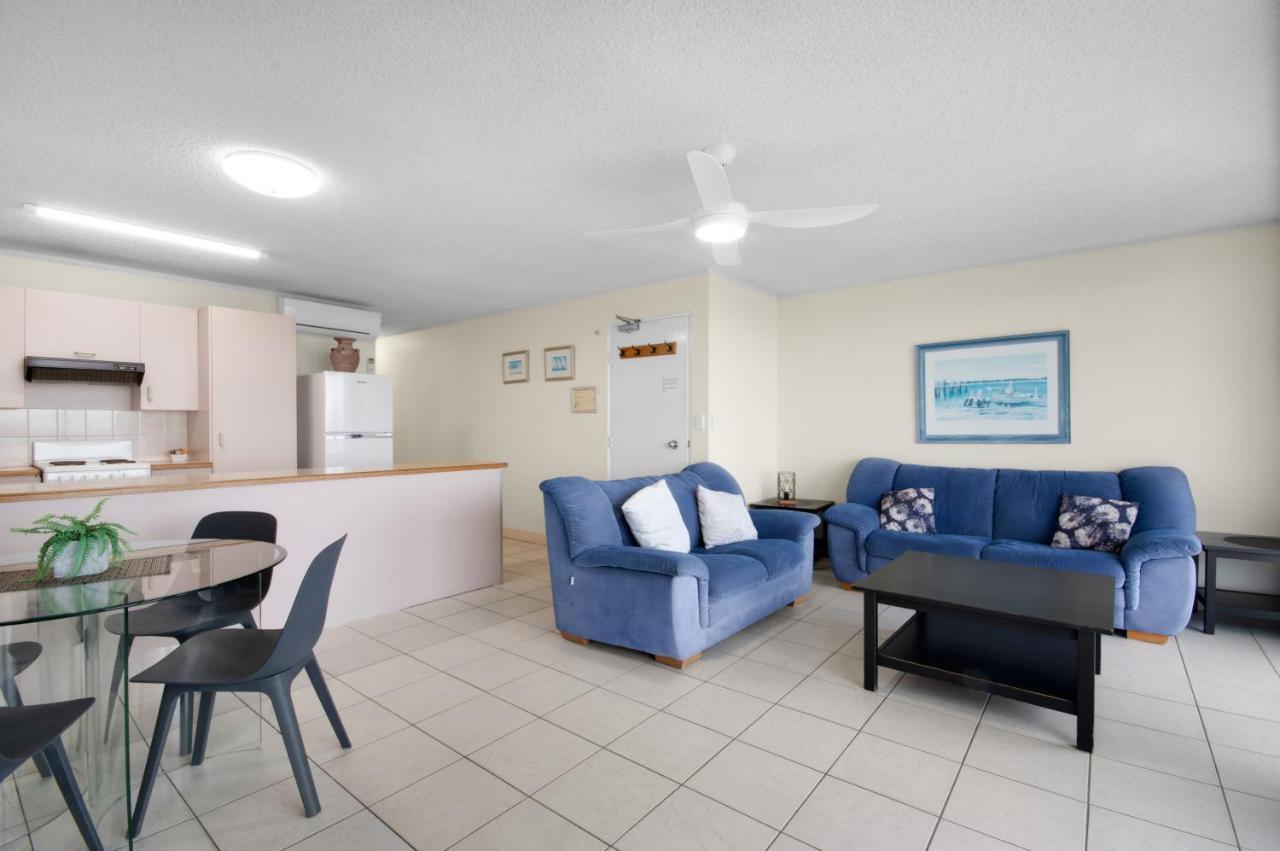Capeview Apartments - Right On Kings Beach Caloundra Exterior photo