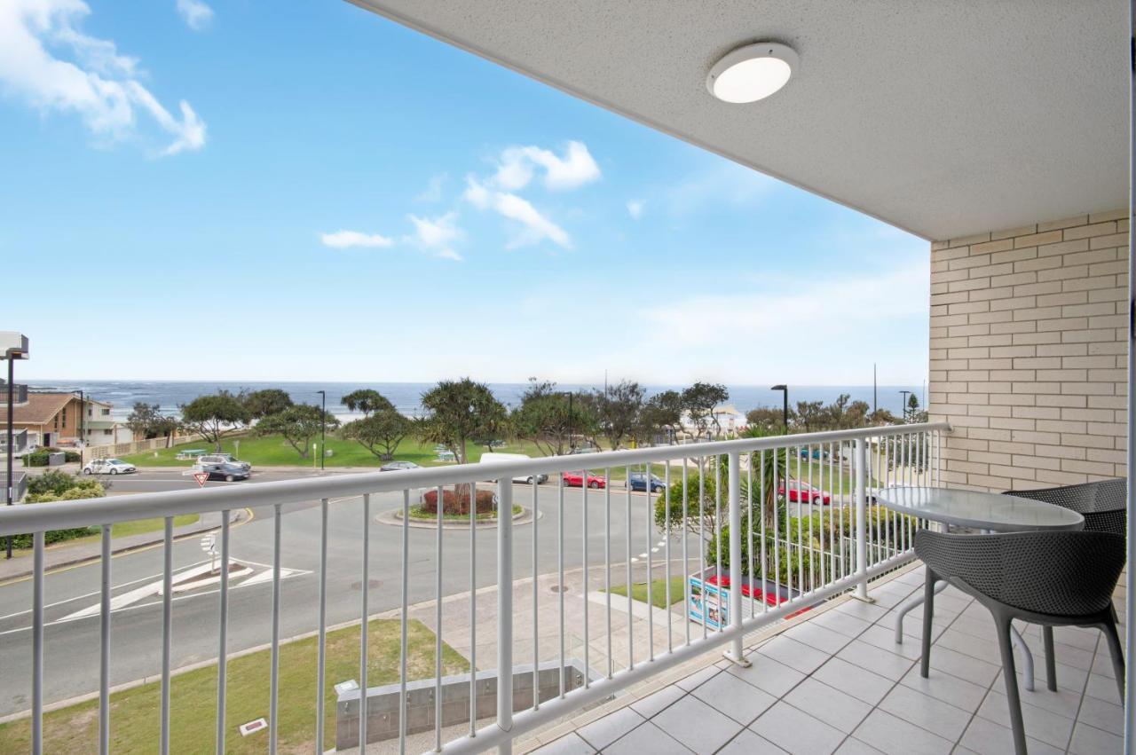 Capeview Apartments - Right On Kings Beach Caloundra Exterior photo