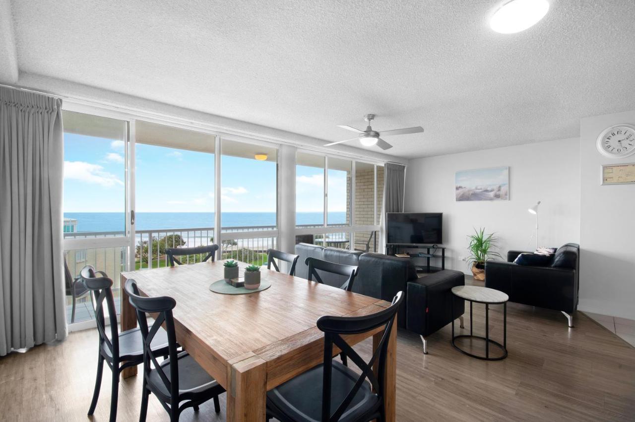 Capeview Apartments - Right On Kings Beach Caloundra Exterior photo
