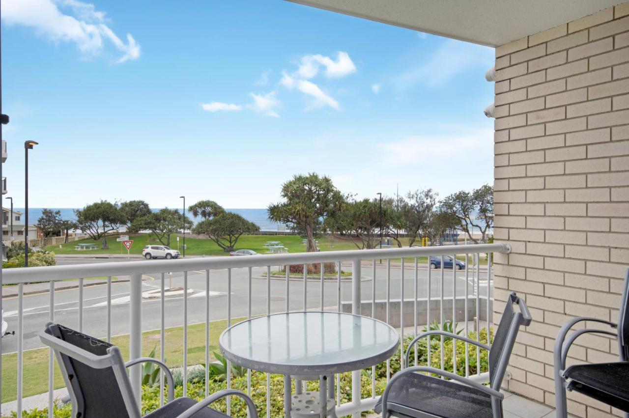 Capeview Apartments - Right On Kings Beach Caloundra Exterior photo