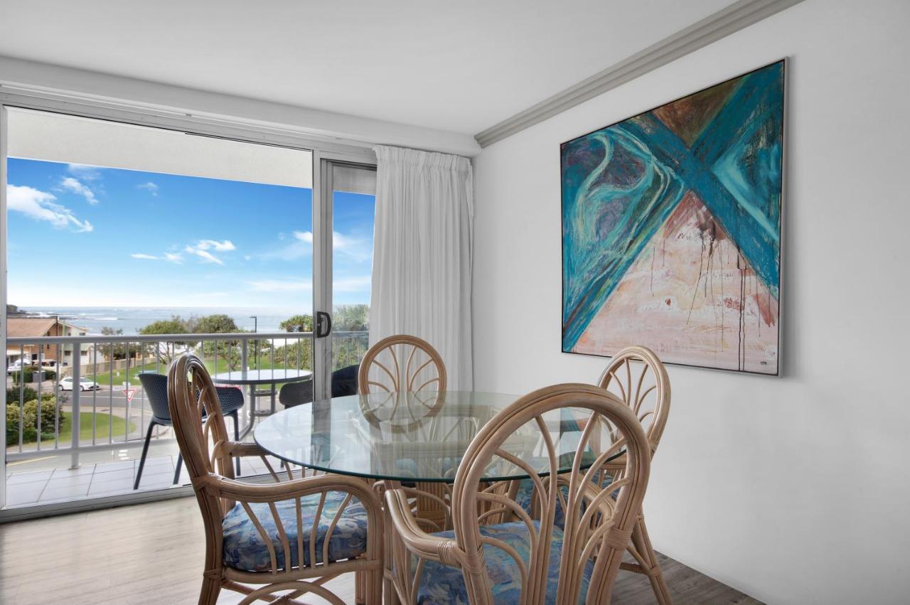 Capeview Apartments - Right On Kings Beach Caloundra Exterior photo