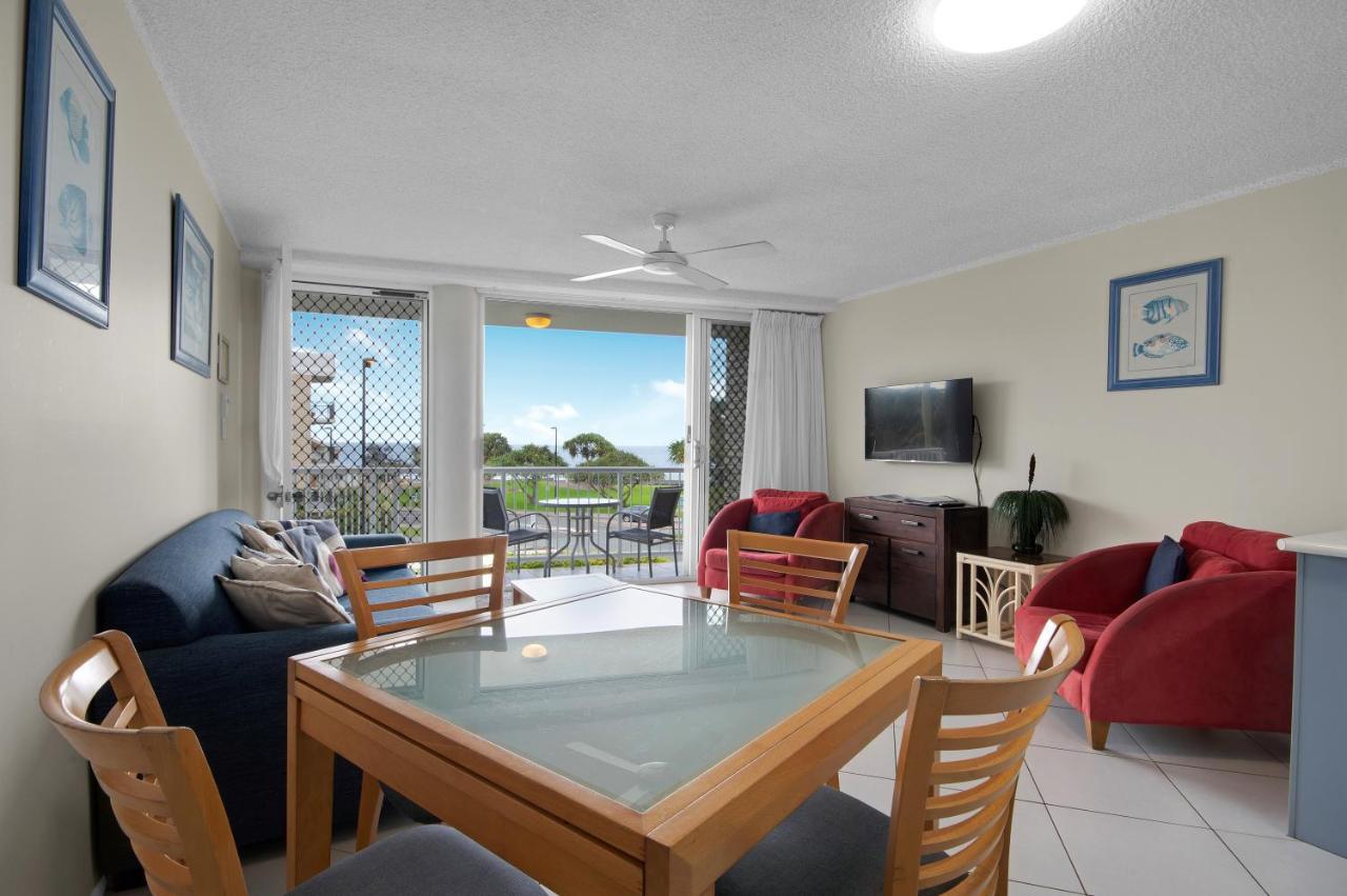 Capeview Apartments - Right On Kings Beach Caloundra Exterior photo