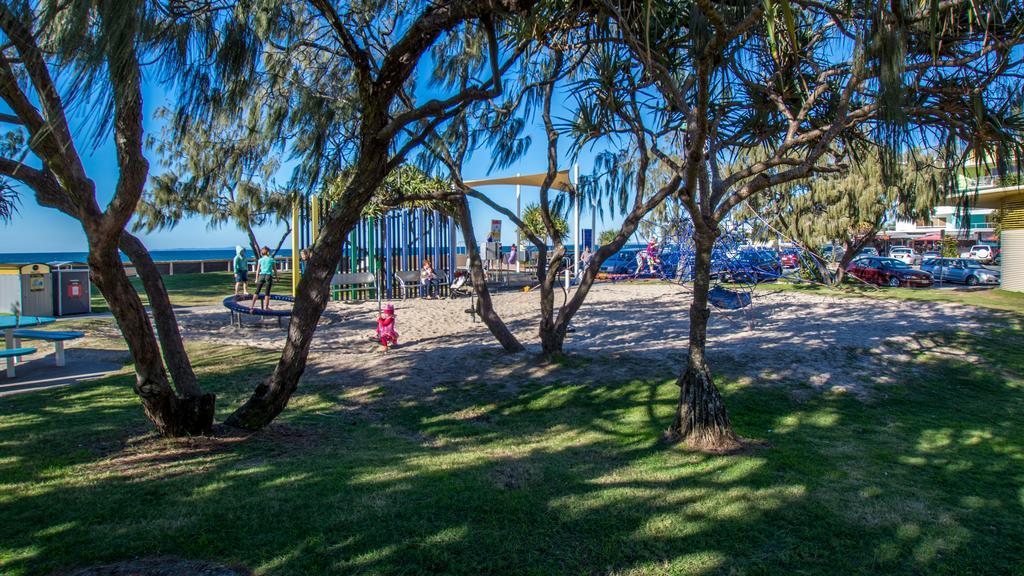 Capeview Apartments - Right On Kings Beach Caloundra Exterior photo